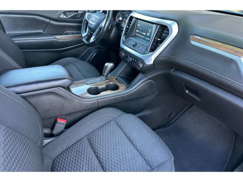 Used 2019 GMC Acadia SLE FWD image 19
