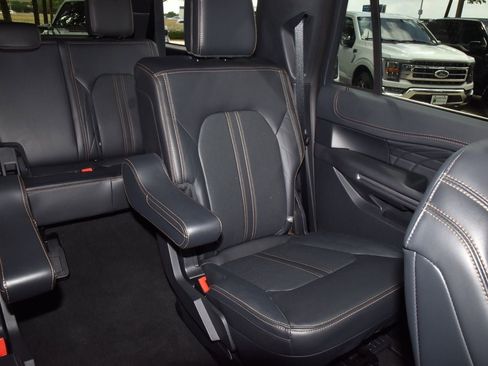 Used 2024 Ford Expedition Max Platinum AWD/4WD image 19