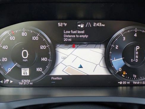 Used 2022 Volvo XC90 T6 Momentum w/ Advanced Package image 11