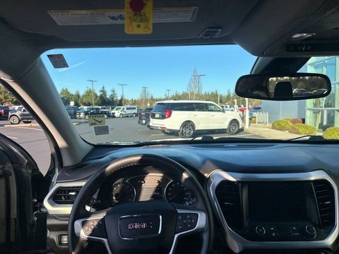 Used 2023 GMC Acadia SLT AWD/4WD image 12