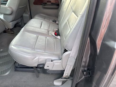 Used 2005 Ford F250 Lariat image 26