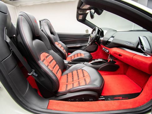 Used 2018 Ferrari 488 Spider RWD image 20