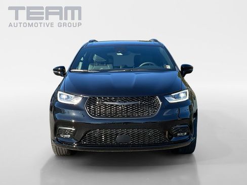 New 2026 Chrysler Pacifica Select w/ S Appearance Package image 2