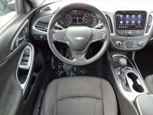 Used 2021 Chevrolet Malibu LT image 11