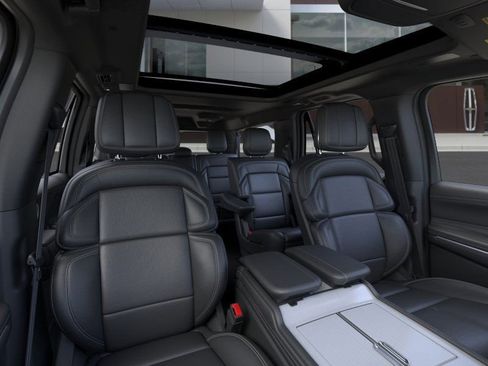 New 2025 Lincoln Navigator L Reserve w/ Jet Appearance Package image 10