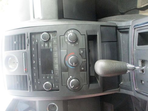 Used 2008 Chrysler 300 LX image 11