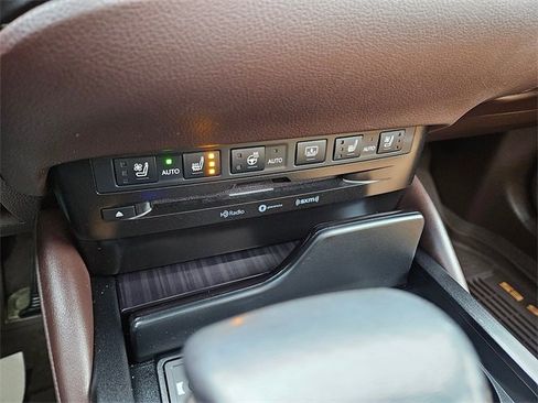 Used 2020 Lexus ES 350 Luxury w/ Accessory Package 2 image 22