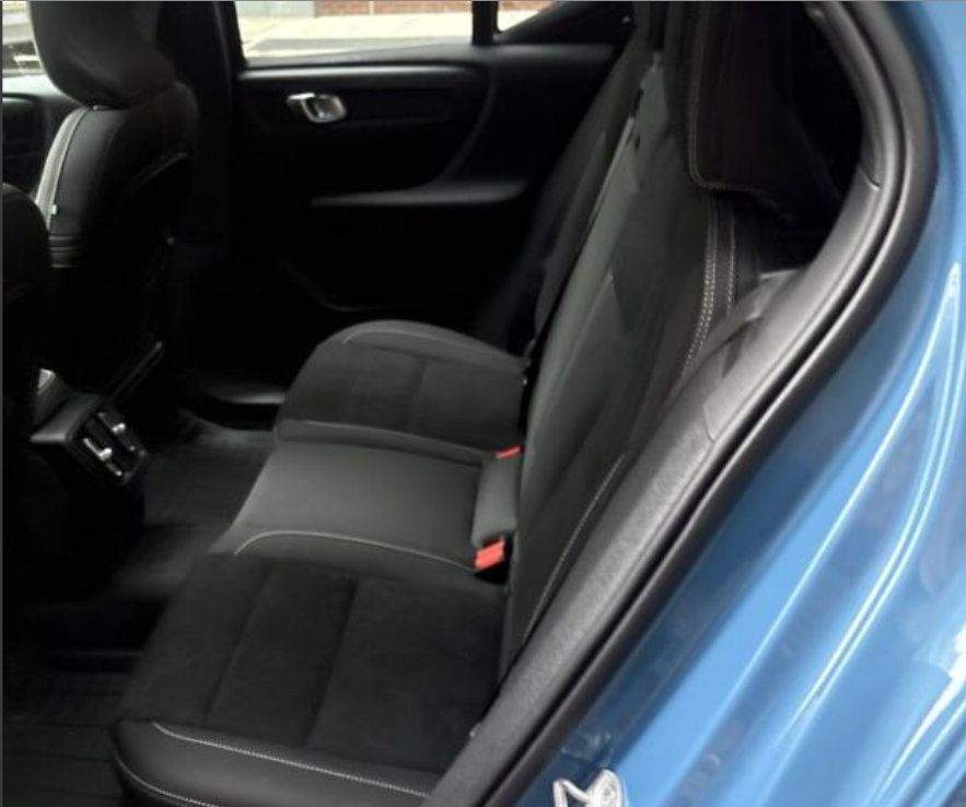 Used 2024 Volvo XC40 Recharge Ultimate w/ Protection Package Premier RWD image 7
