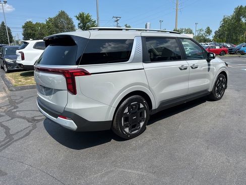 New 2026 Kia Carnival EX image 5