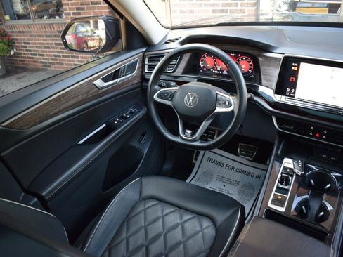 Used 2024 Volkswagen Atlas SEL Premium R-Line AWD/4WD image 16