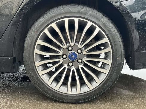 Used 2017 Ford Fusion Titanium FWD image 11