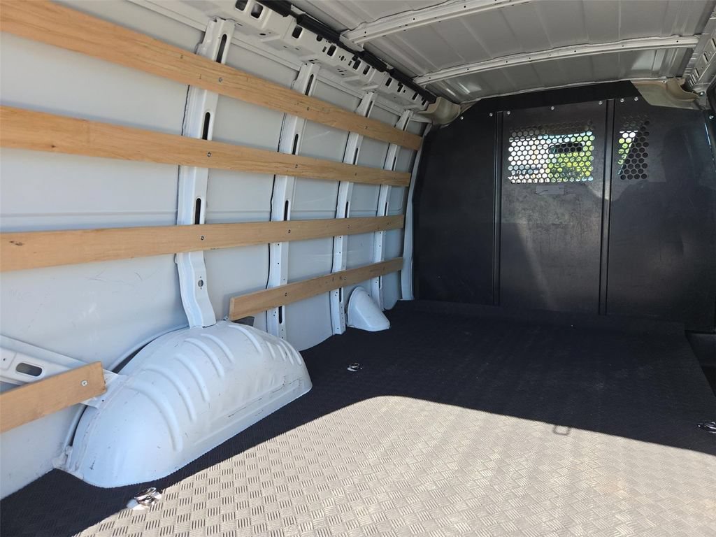 Used 2025 Chevrolet Express 2500 w/ Driver Convenience Package RWD image 13