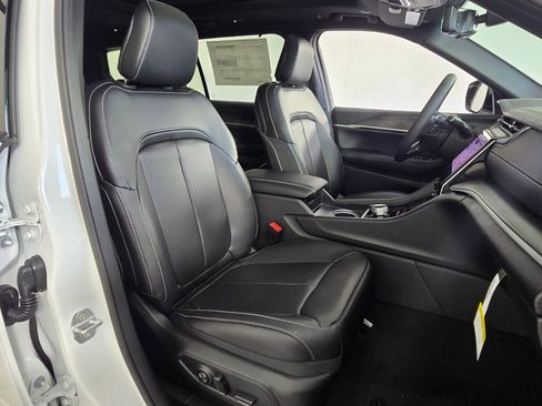 New 2025 Jeep Grand Cherokee L Limited w/ Luxury Tech Group II image 20