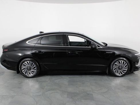 Certified 2024 Hyundai Sonata Limited FWD image 15