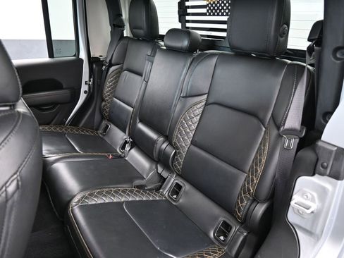 Used 2022 Jeep Gladiator Overland image 36