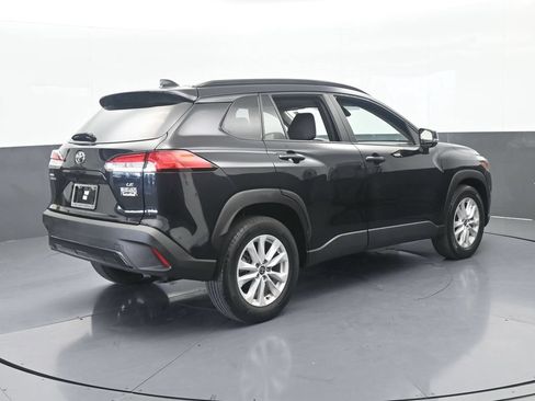 Used 2022 Toyota Corolla Cross LE w/ Moonroof Package FWD image 6