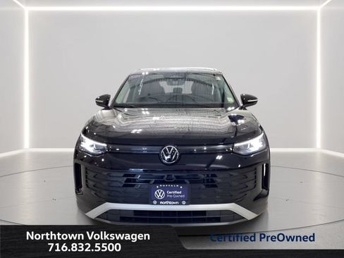 Certified 2025 Volkswagen Tiguan SE w/ Panoramic Sunroof Package AWD/4WD image 4