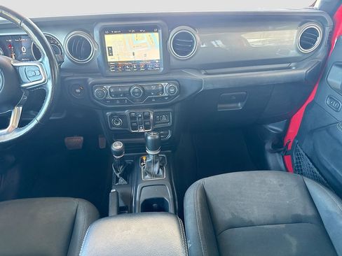 Used 2022 Jeep Wrangler Unlimited Sahara w/ Cold Weather Group AWD/4WD image 26