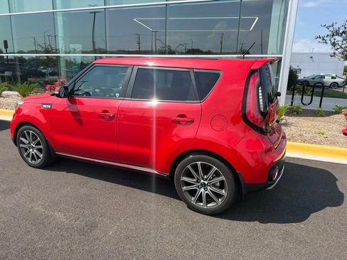 Used 2017 Kia Soul ! w/ Tech Package FWD image 23