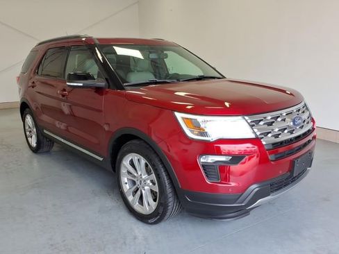 Used 2018 Ford Explorer XLT w/ Equipment Group 202A FWD image 1