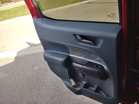New 2025 Ford Maverick XLT image 36