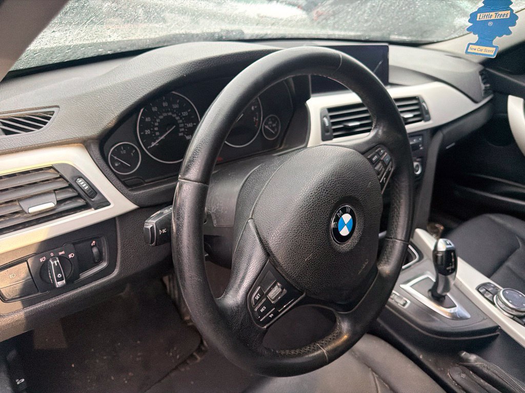 Used 2014 BMW 320i Sedan RWD image 9