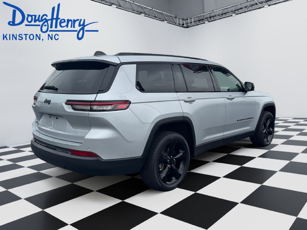 Used 2024 Jeep Grand Cherokee L Altitude AWD/4WD image 5