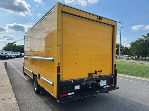 Used 2022 Ford E-350 and Econoline 350 Super Duty RWD image 6