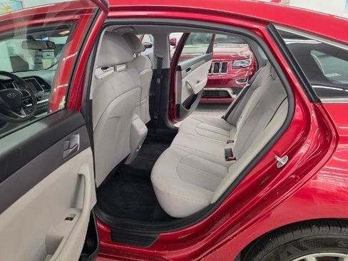 Used 2019 Hyundai Sonata SE FWD image 9
