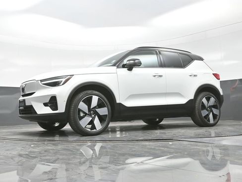Used 2023 Volvo XC40 Recharge Ultimate w/ Protection Package Premier image 28