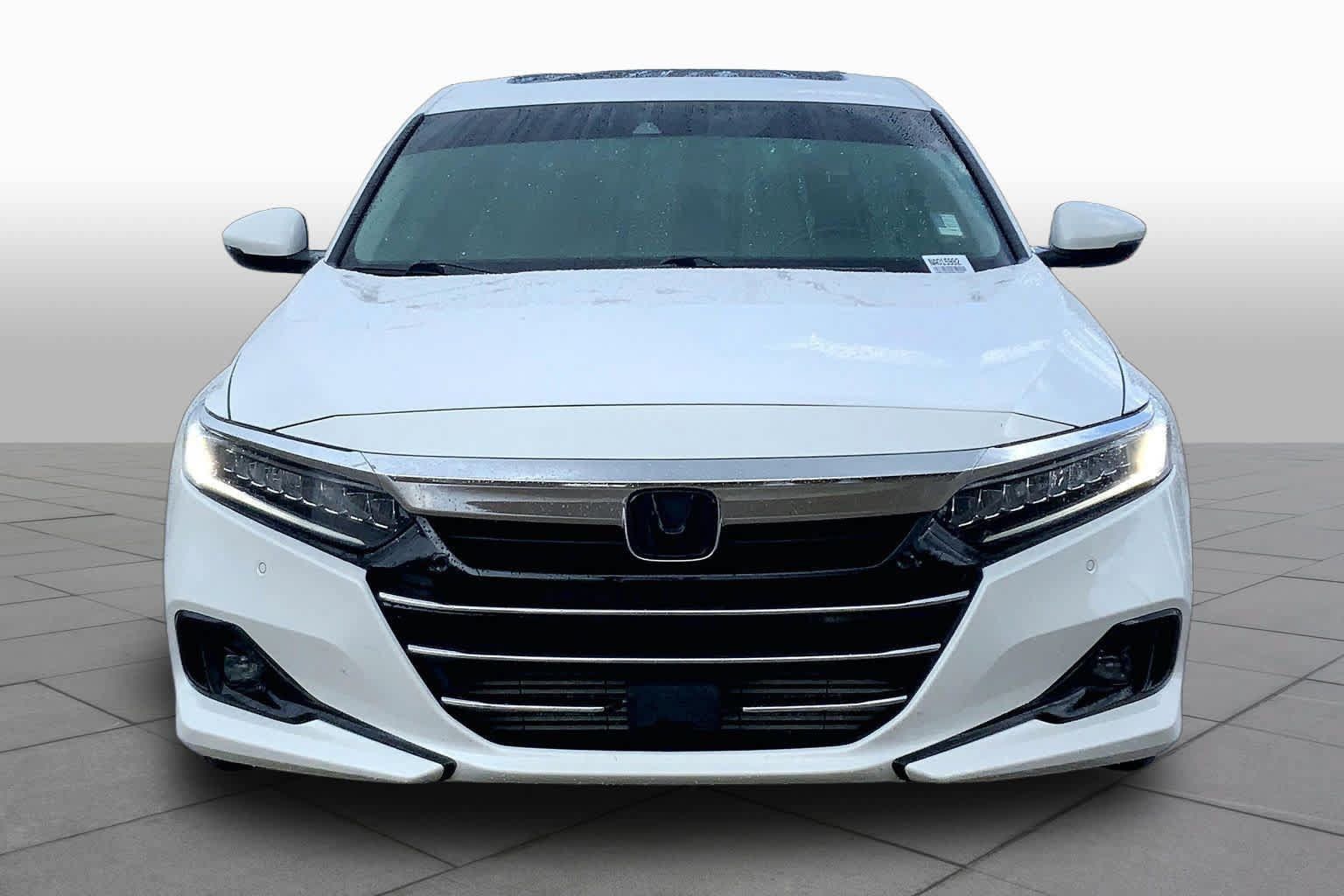 Used 2022 Honda Accord Touring image 3