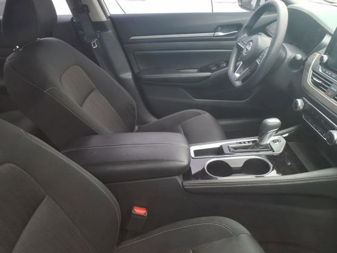 Certified 2023 Nissan Altima 2.5 SV FWD image 5