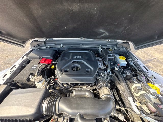 Used 2019 Jeep Wrangler Unlimited Sahara AWD/4WD image 9