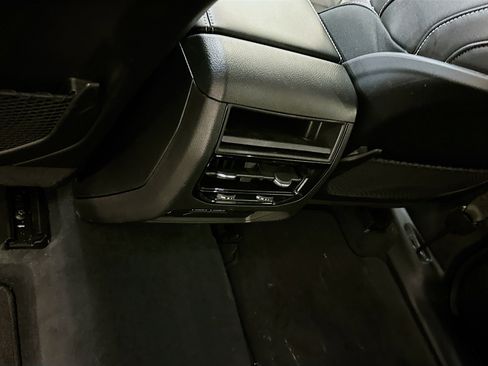 Used 2023 Jeep Grand Cherokee Limited w/ Black Appearance Package image 28