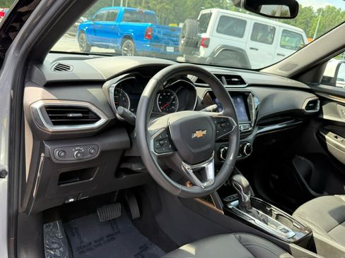Used 2023 Chevrolet TrailBlazer ACTIV w/ Sun and Liftgate Package AWD/4WD image 15
