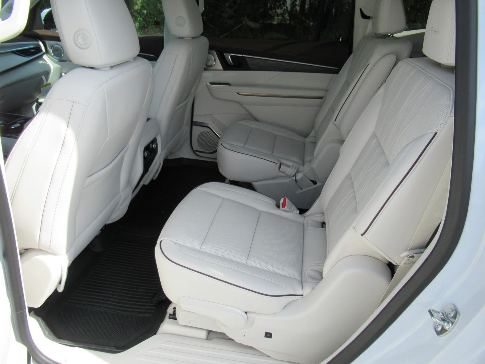 New 2026 Buick Enclave Avenir w/ Super Cruise Package FWD image 36