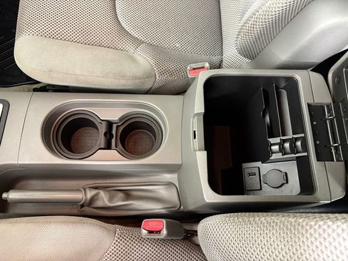 Used 2014 Nissan Frontier SV image 26