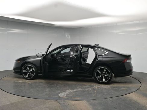 Used 2024 Honda Accord Sport image 40