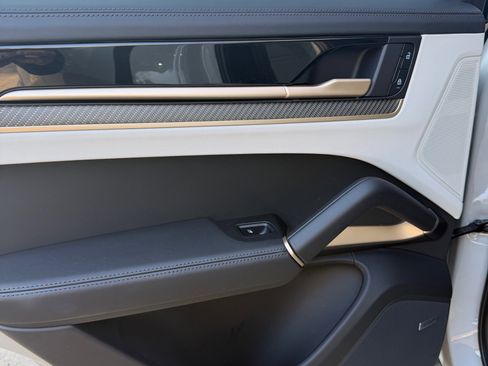 Used 2025 Porsche Cayenne GTS image 6