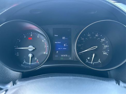 Used 2018 Toyota C-HR XLE image 17