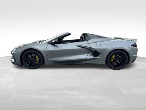 Used 2023 Chevrolet Corvette Stingray Premium Conv w/ Z51 Performance Package RWD image 5