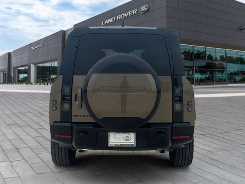 New 2026 Land Rover Defender 130 X-Dynamic SE AWD/4WD image 4