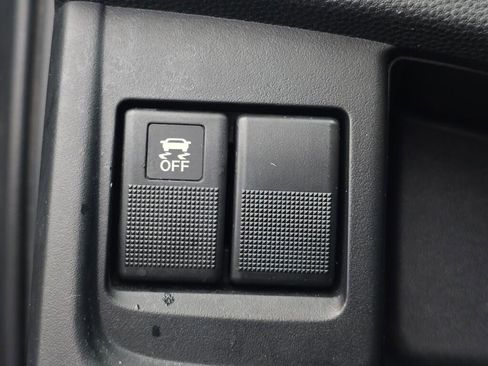 Used 2015 MAZDA MAZDA5 Sport image 27