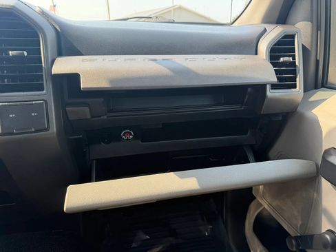 Used 2018 Ford F250 XL RWD image 32