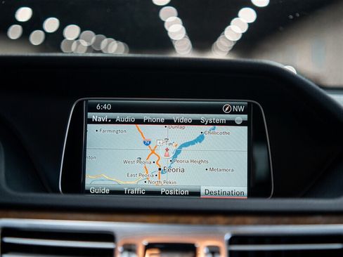 Used 2014 Mercedes-Benz E 350 4MATIC Sedan image 24