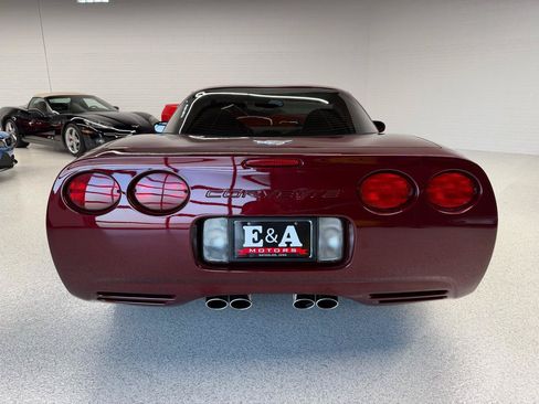 Used 2003 Chevrolet Corvette Coupe w/ Preferred Equipment Group RWD image 11