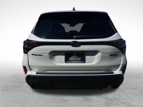 Used 2025 Subaru Forester Touring image 7