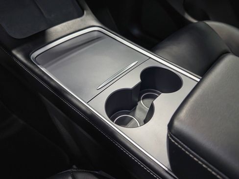 Used 2022 Tesla Model Y Performance AWD/4WD image 17