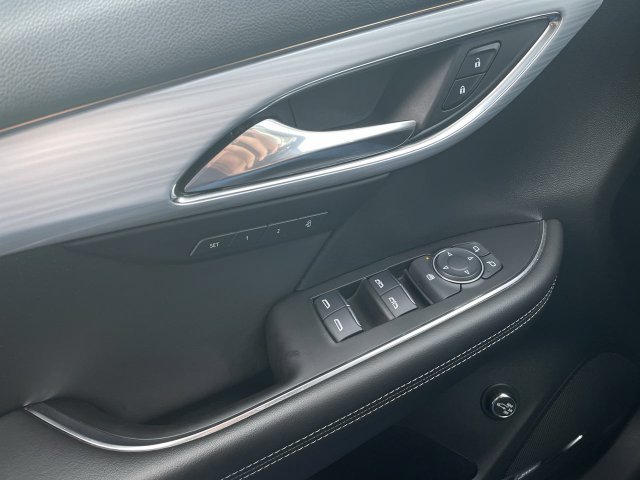 Used 2024 Buick Envision Avenir AWD/4WD image 13
