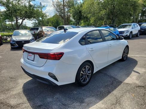 Used 2024 Kia Forte LXS w/ LXS Technology Package FWD image 2